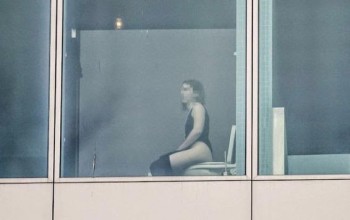 LOL! Guests using toilet at posh hotel can be seen by passers-by after window design blunder