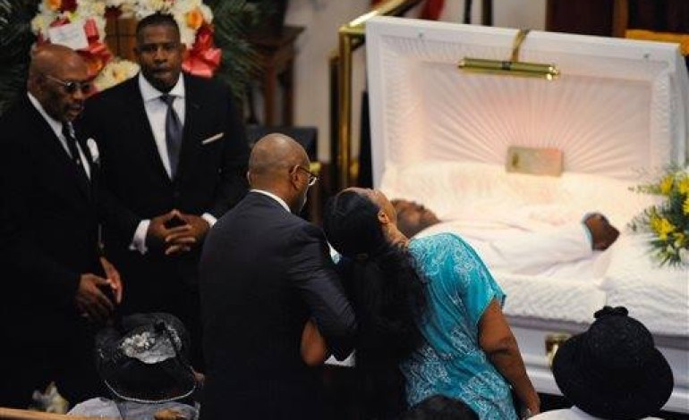 #RIP Eric Garner; Funeral Held for Man Who Died After Cops Put Him In A Chokehold