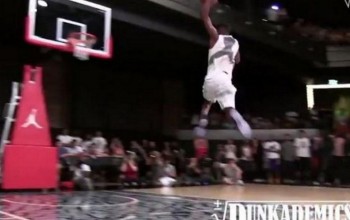 WoW! High School Student Recreates Legendary Michael Jordan Dunk [VIDEO]