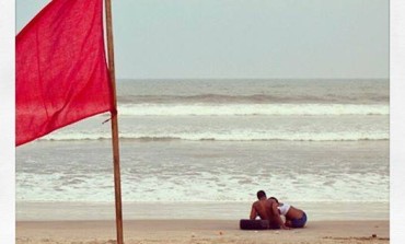 Odo y3 d3!! Couple caught on camera having sex at Labadi beach … see the pic!