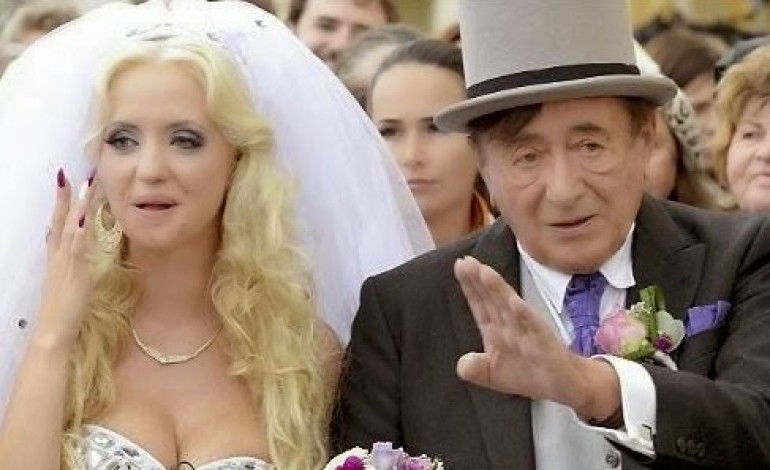 SEE GOBE! old Model Marries 81yrs old Billionaire