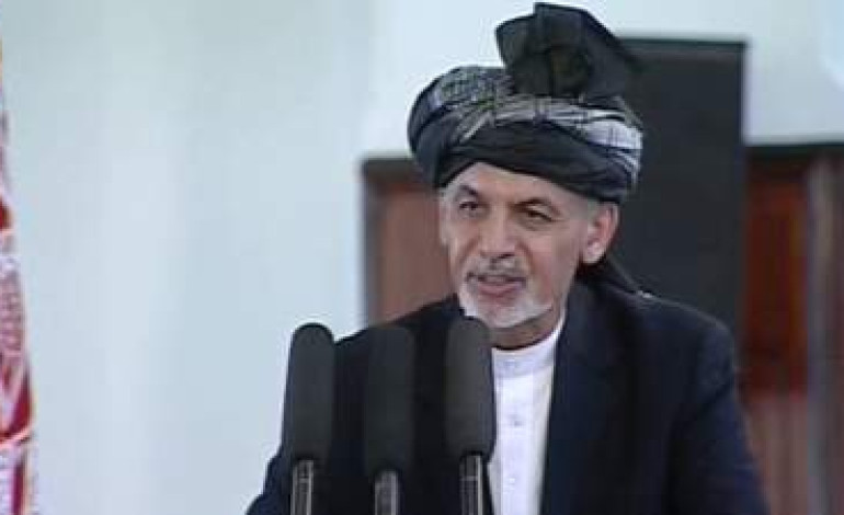 Afghan President Sworn In After Disputed Poll