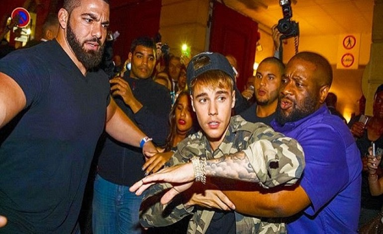 Justin Bieber Punches A Reporter In Paris (Must See Photos)