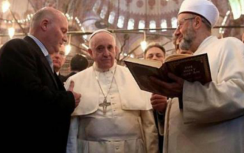 Good News: Pope Francis Prays in Istanbul’s Blue Mosque