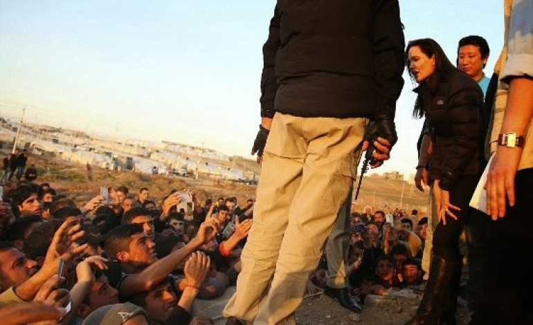 Pics: Angelina Jolie meets ISIS victims at refugee camp in northern Iraq