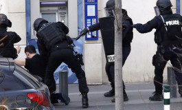 New Paris Hostage Situation Ends Without Bloodshed