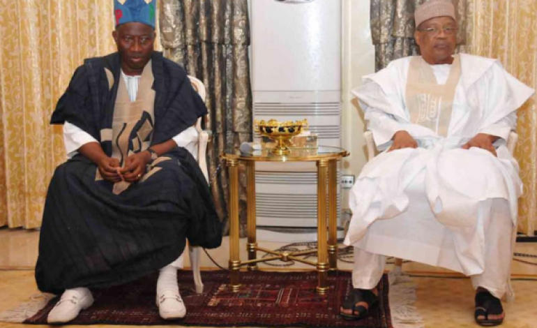 Photos: GEJ’s visit to former Head of State IBB in Minna yesterday