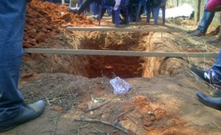 SEE PHOTOS: Muna Obiekwe Finally Laid To Rest In His Hometown