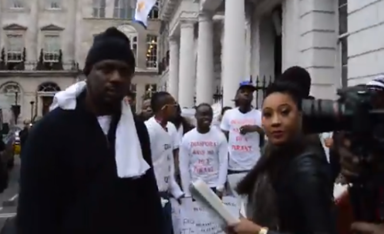 Height Of Ridicule Video: Nigerian Leaders of Tomorrow in UK, Protesting Against Buhari APC After they collected £20,000 Bribe from anonymous PDP