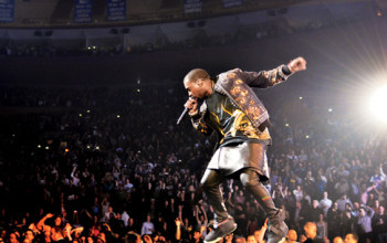 #OMG! #KanyeWest Jumps Into A Lake While Performing [PHOTOS]