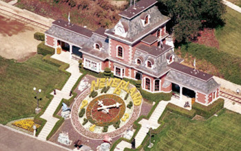 #Neverland Ranch is up for sale for a whopping $100m