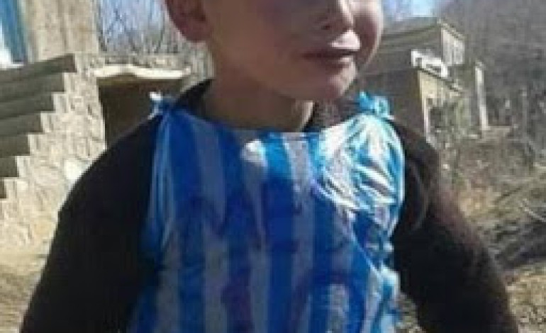 Remember the little boy pictured wearing a plastic bag with ‘Leo Messi 10’ written on it? He’s been found!