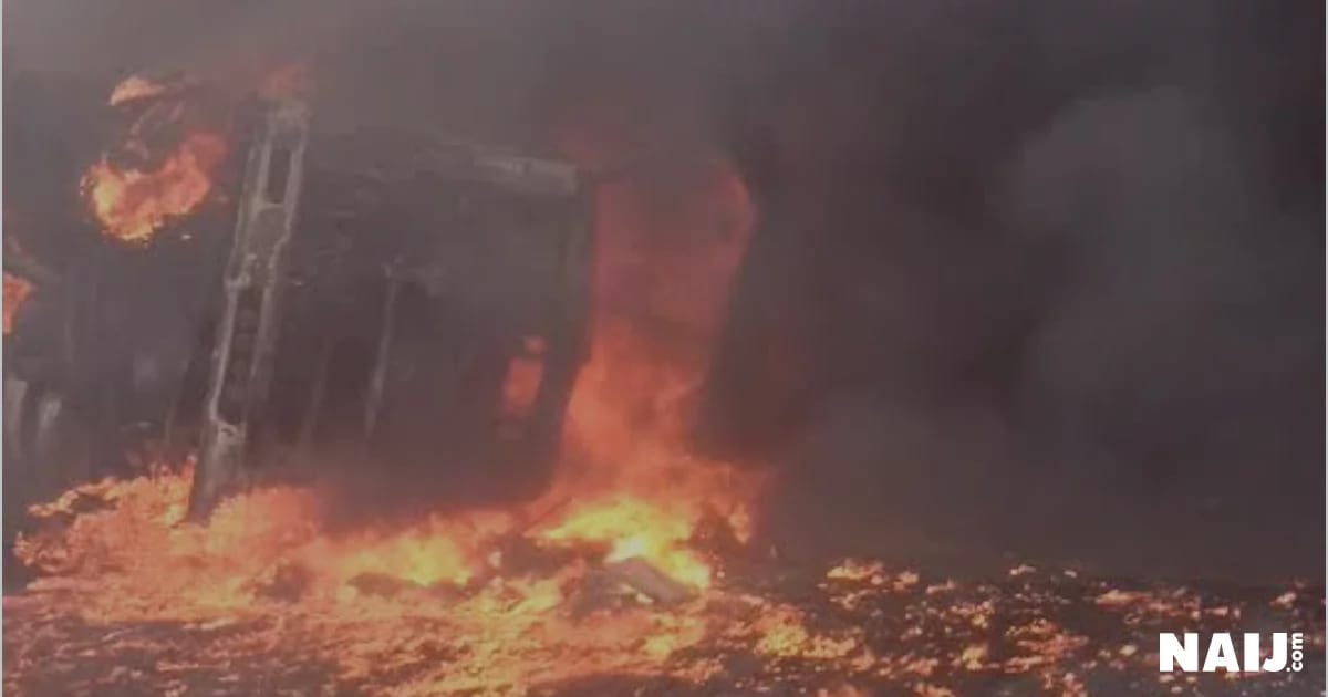 Accident on Lagos-Ibadan expressway: trailer burst in flame