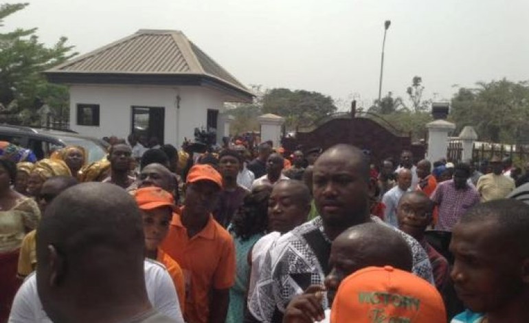 Photos: Abia state residents file out to receive their governor after victory at the Supreme court