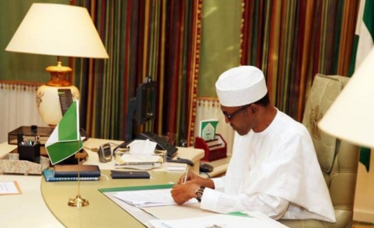 Buhari Must Stop All Foreign Trips, Face the Economic Danger – PDP Warns