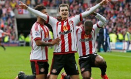 Sunderland ban footballer Adam Johnson from playing pending court judgement after admitting child se x charges