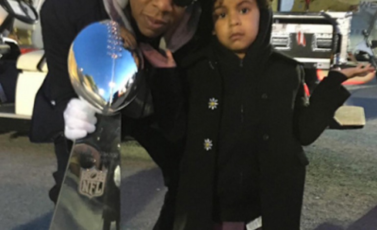 Beyonce shares adorable photos of Blue Ivy and JayZ at Super Bowl 50