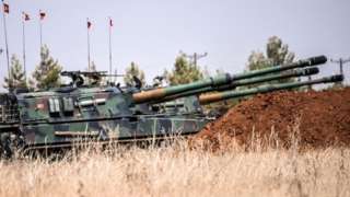 IS conflict: Turkey sends more tanks into Syria