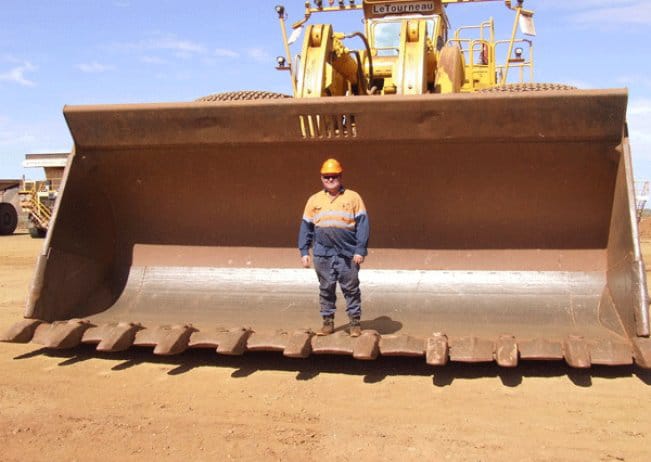Largest earth mover 