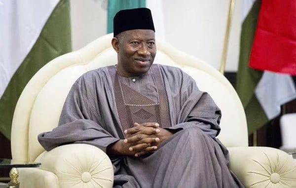 Did Buhari just copy Goodluck Jonathan’s policy? Nigerians react on Twitter