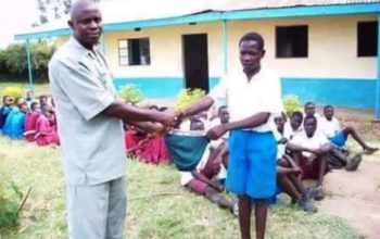 Hilarious! See what this teacher gave his best student (photo)