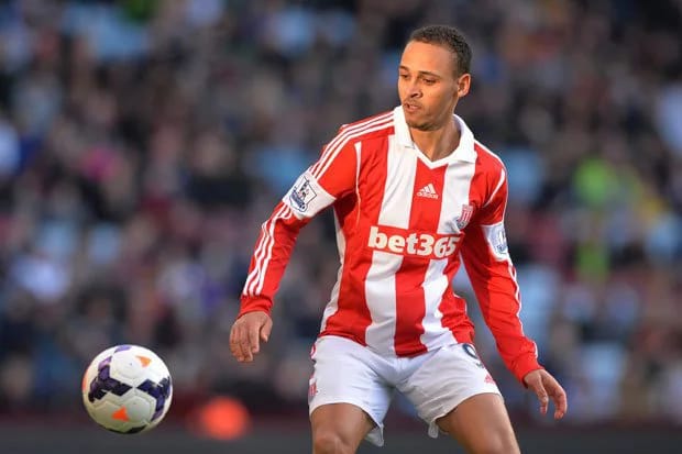 Sunderland considering move for Anichebe or Peter Odemwingie