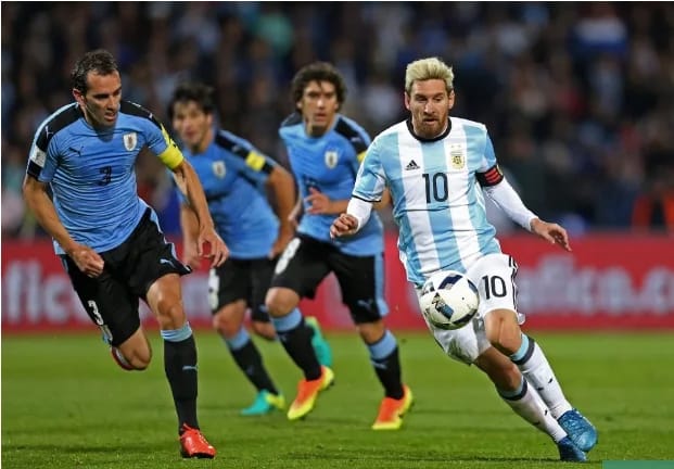 Messi scores on return to the Argentine national team
