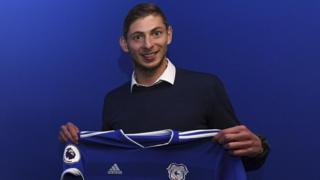 Emiliano Sala: Missing Cardiff City FC player ‘sent message from plane’