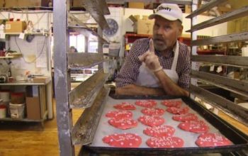 Washington baker apologizes for ‘Build That Wall’ Valentine’s Day cookies