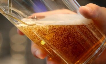 Covid: All alcohol sales to be banned in House of Commons